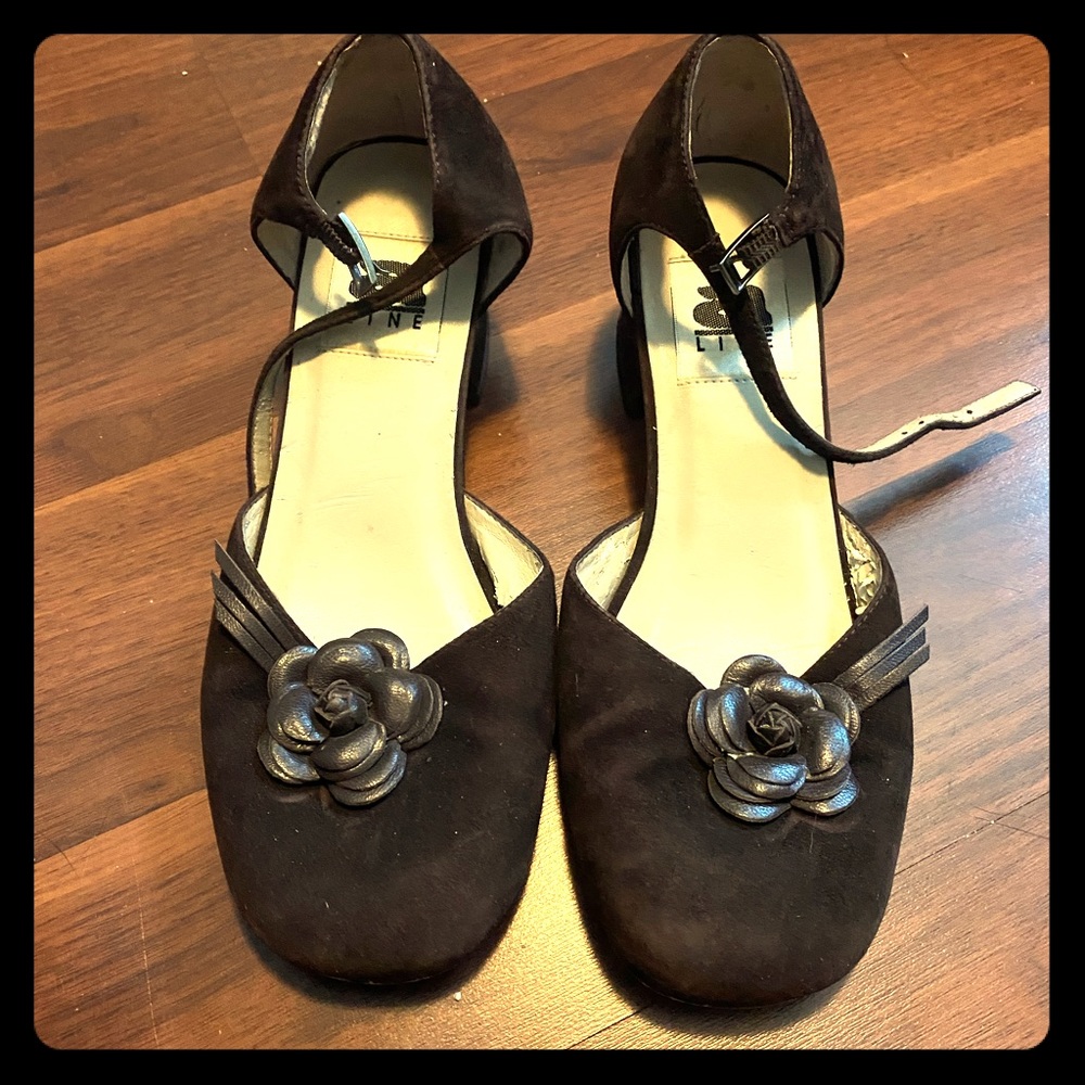 A line heels